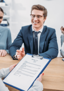Read more about the article Jak napisać dobre CV i wyróżnić się wśród innych kandydatów?