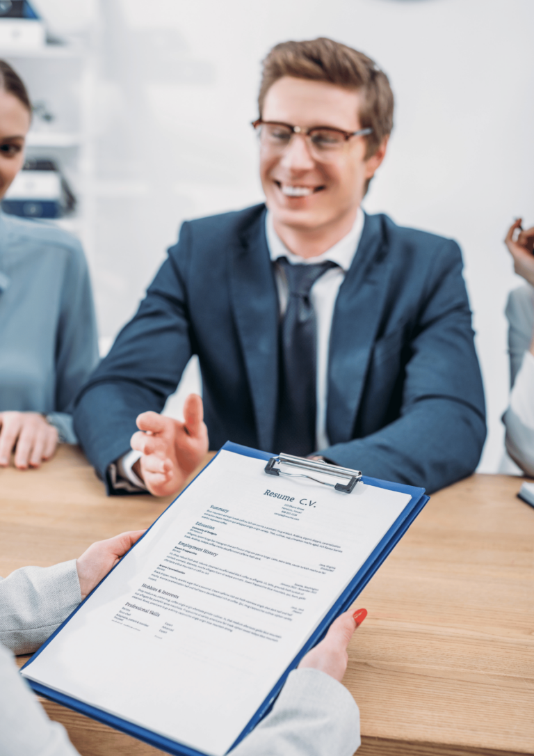 Jak napisać dobre CV i wyróżnić się wśród innych kandydatów?