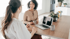 HR na godziny, outsourcing HR, praca, rozmowa kwalifikacyjna, rozmowa o prace, cv, resume, curriculum vitae, rekryutacja, rekruter, jak napisać dobre cv, list motywacyjny, szukanie pracy, oferta pracy, człowiek szuka pracy, pisanie cv, doradztwo kaiery, coaching kariery