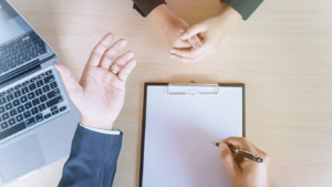 praca, rozmowa kwalifikacyjna, rozmowa o prace, cv, resume, curriculum vitae, rekryutacja, rekruter, jak napisać dobre cv, list motywacyjny, szukanie pracy, oferta pracy, człowiek szuka pracy, pisanie cv, doradztwo kaiery, coaching kariery