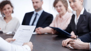 praca, rozmowa kwalifikacyjna, rozmowa o prace, cv, resume, curriculum vitae, rekryutacja, rekruter, jak napisać dobre cv, list motywacyjny, szukanie pracy, oferta pracy, człowiek szuka pracy, pisanie cv, doradztwo kaiery, coaching kariery